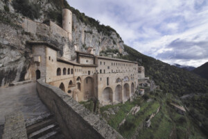 medieval-abbeys-and-monasteries