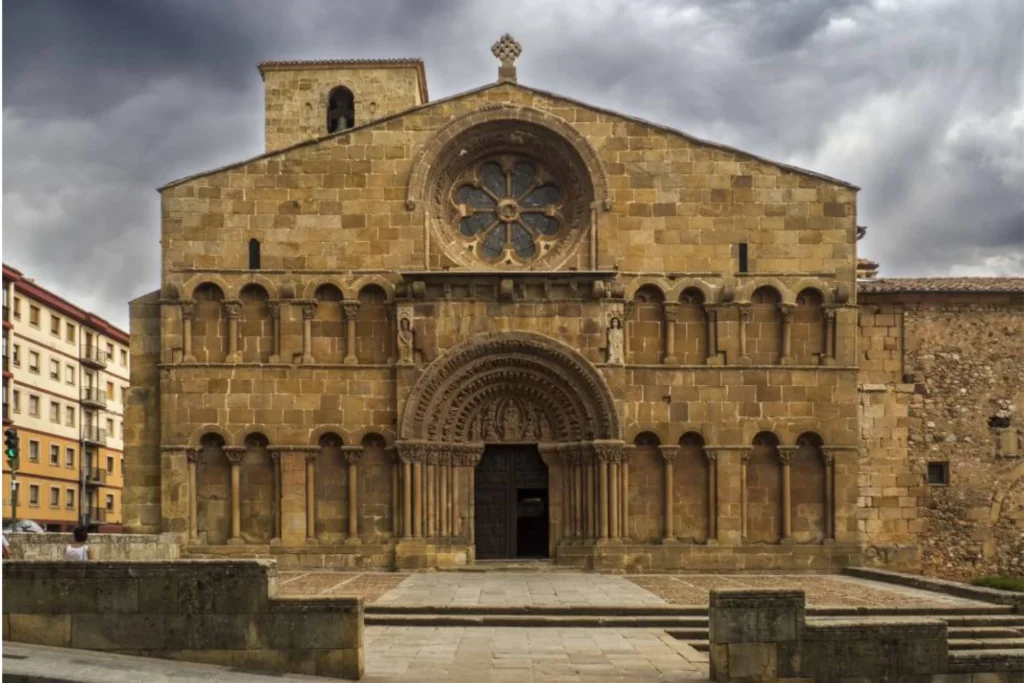 romanesque-architecture